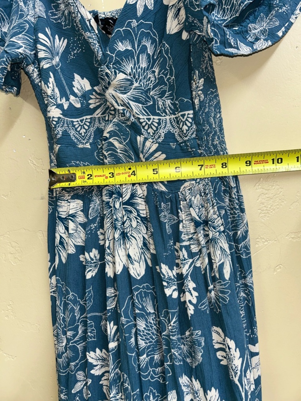🔥5/$30🔥 Angie Blue and White Floral Maxi Dress | Size Small - Picture 7 of 11
